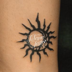 太陽|月のワンポイントタトゥー