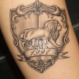 ライオンのエンブレム・タトゥー