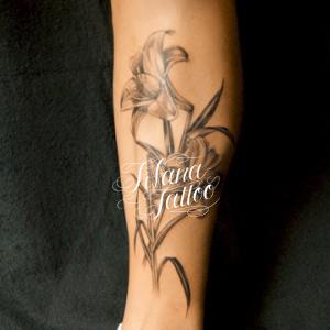 百合のタトゥー