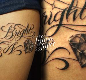 文字とダイヤのタトゥー