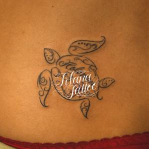 ホヌのトライバルタトゥー