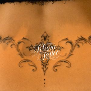 シンメトリー・クロス・タトゥー