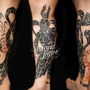 金剛力士のトライバルタトゥー