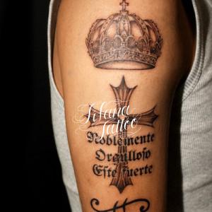 王冠|クロスのタトゥー