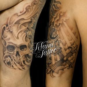 スカル|クロスのタトゥー