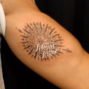 幾何学模様のタトゥー