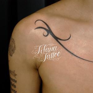 シンプルなトライバルタトゥー