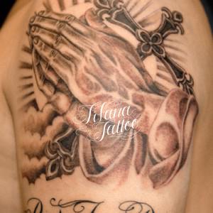 合掌|クロスのタトゥー