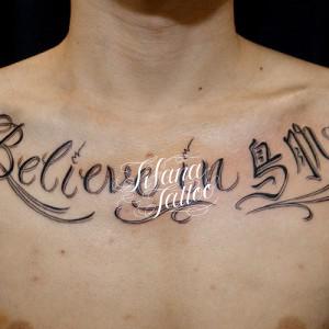 英語と漢字のレタリングタトゥー