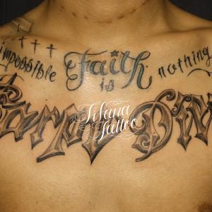 スペイン語のレタリングタトゥー