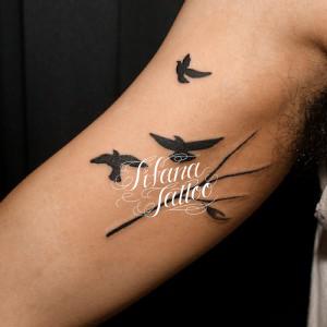 カラスのシルエット・タトゥー