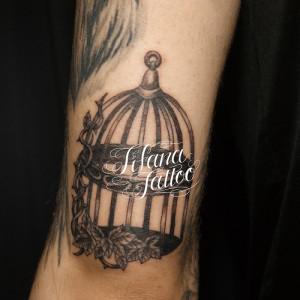 鳥カゴのタトゥー