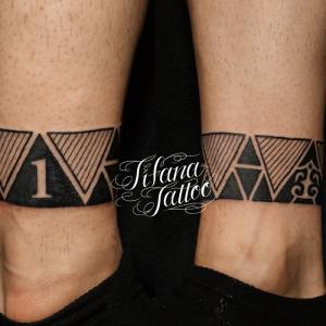 三角形のトライバルタトゥー