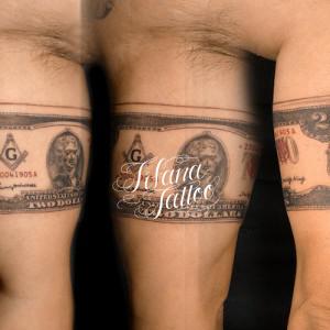 ２ドル紙幣のタトゥー