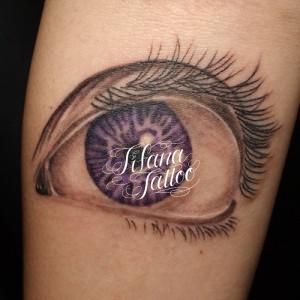 目のタトゥー