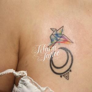 折り鶴|月のタトゥー