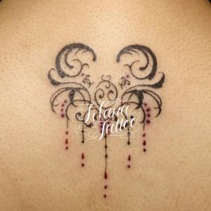 ガールズ・トライバル・タトゥー