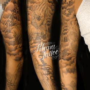 製作進行中のフルスリーブ・タトゥー