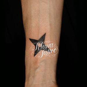 手裏剣のタトゥー