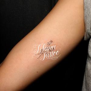 チューリップのワンポイントタトゥー