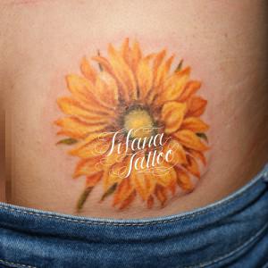 ヒマワリのタトゥー