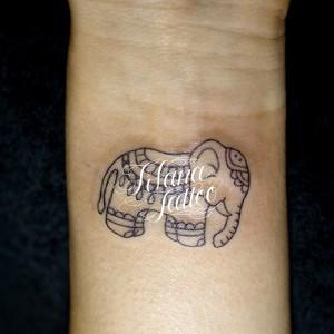 象のメヘンディ柄タトゥー