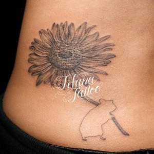 ヒマワリとハムスターのタトゥー