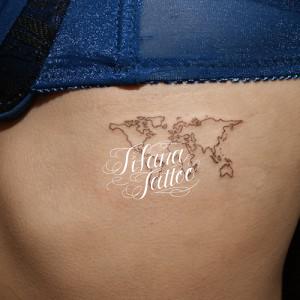 世界地図のタトゥー