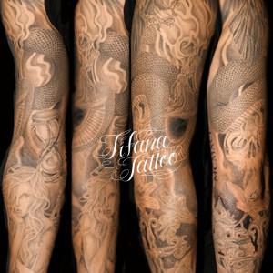 烏|蛇|女性のフルスリーブ・タトゥー