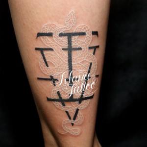 WHITE TATTOO