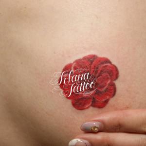 梅の花のタトゥー