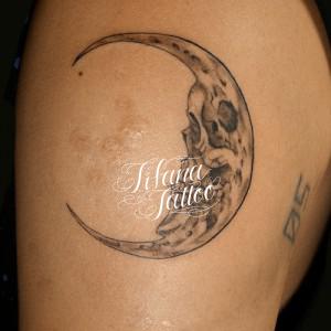 スカル|月のタトゥー