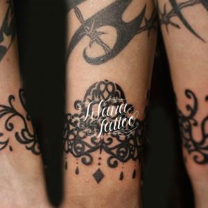 スカルのトライバルタトゥー