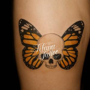 スカル|蝶のタトゥー