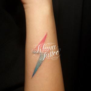 雷マークのタトゥー