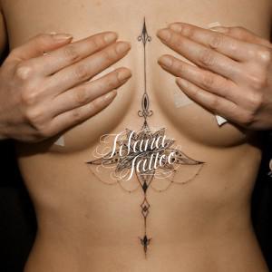 蓮のオーナメントタトゥー