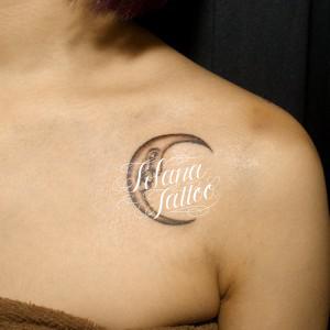 三日月のタトゥー