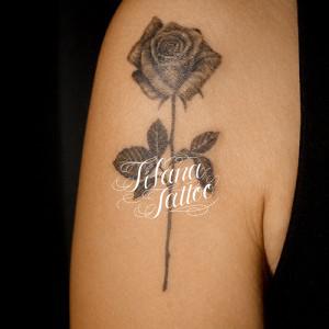 薔薇のタトゥー