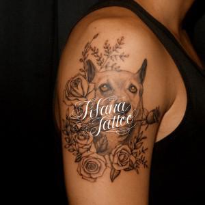 犬のポートレイトタトゥー
