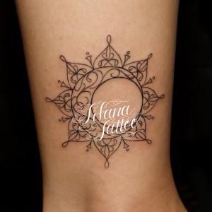 太陽|月のラインアート・タトゥー