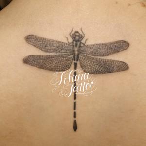 トンボのタトゥー
