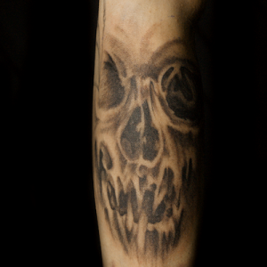 スカルのタトゥー