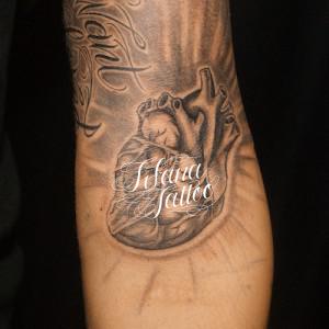 心臓のタトゥー