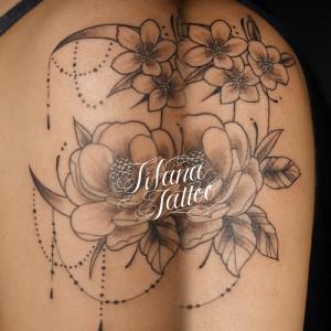 花|月|オーナメントのタトゥー