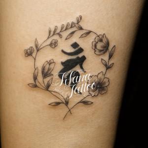 梵字と桜のタトゥー