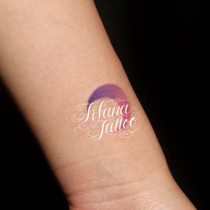 月のグラデーション・タトゥー