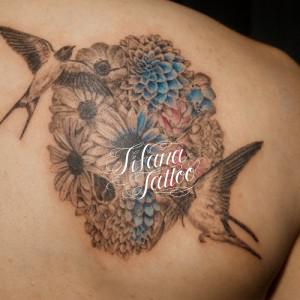 ツバメとスカルのタトゥー