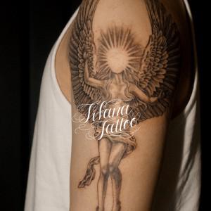 抽象的な女神のタトゥー