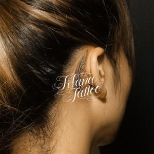 フェザーのワンポイントタトゥー