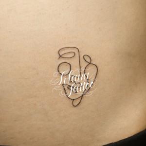 抽象的なLINE ART TATTOO